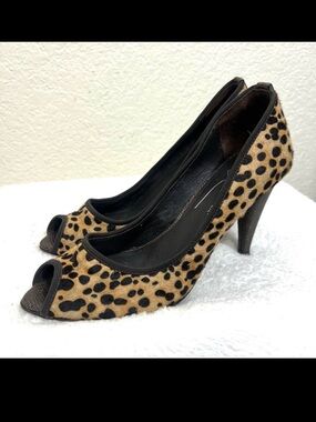 Donald J Pliner Fatima Leopard Peep Toe Pump Size 8